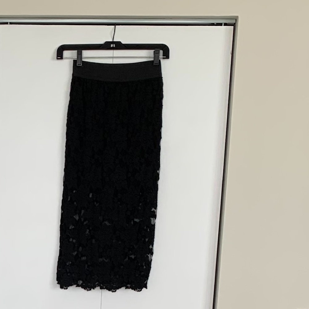 Lace skirt